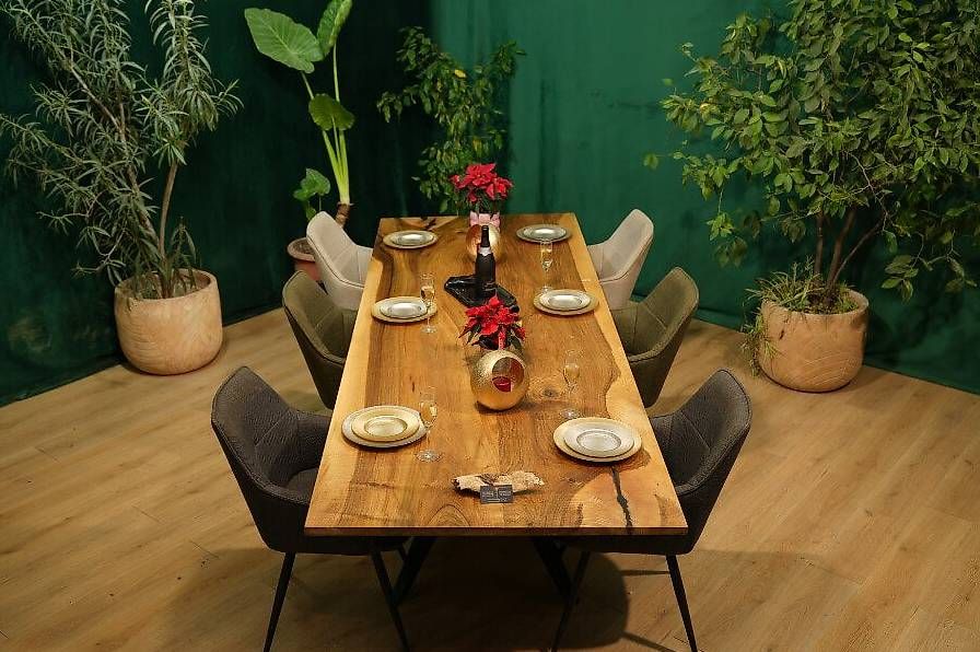 Tavoli: Schweizer Nussbaumtisch - mit Schweizer Kante – Usato da Walchwil venduto da Swissdesign_Haag 7