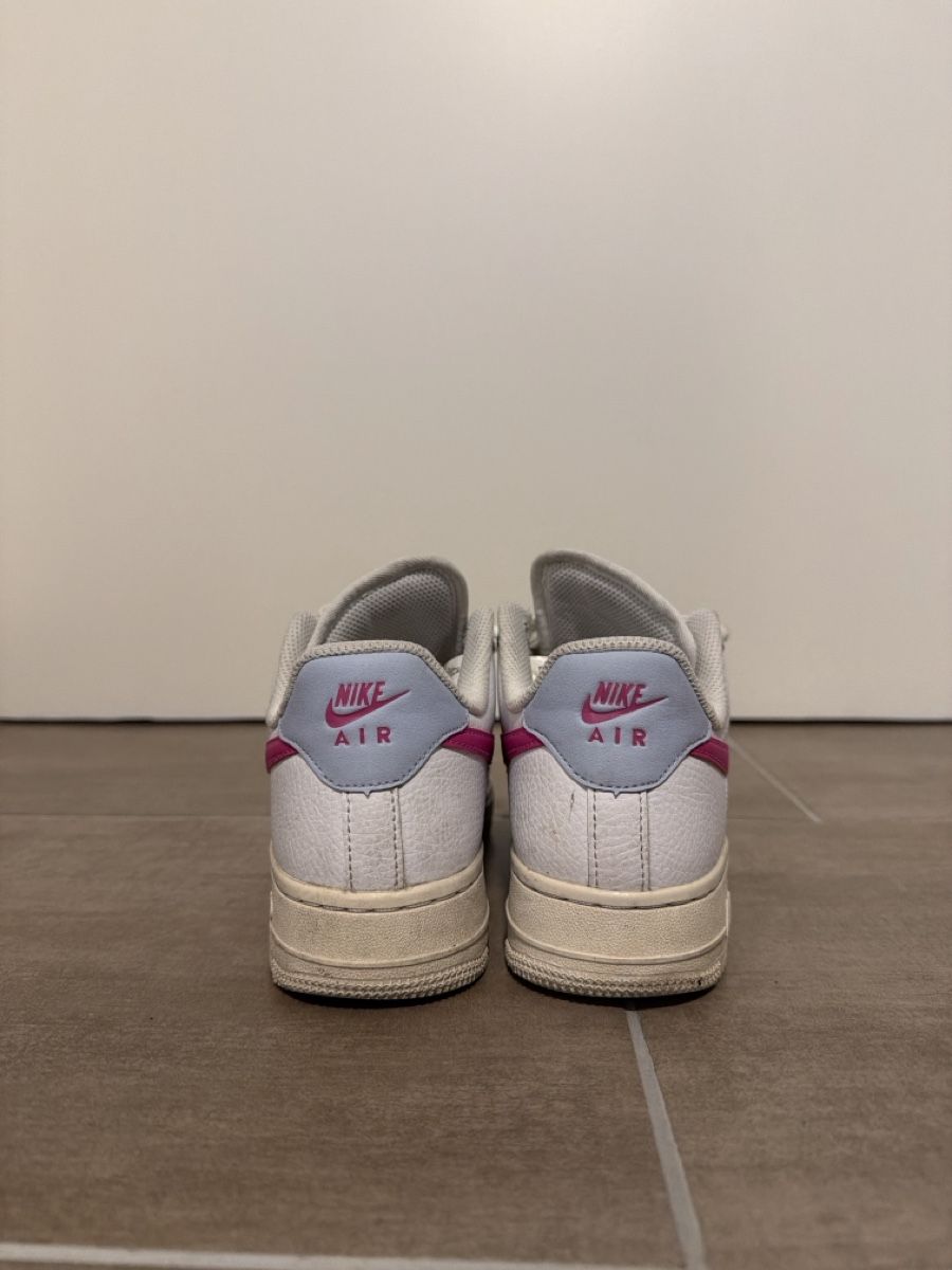 Nike Chaussures femmes: Air force blanche et rose  – D'occasion à Monthey par srn_z9ww 2