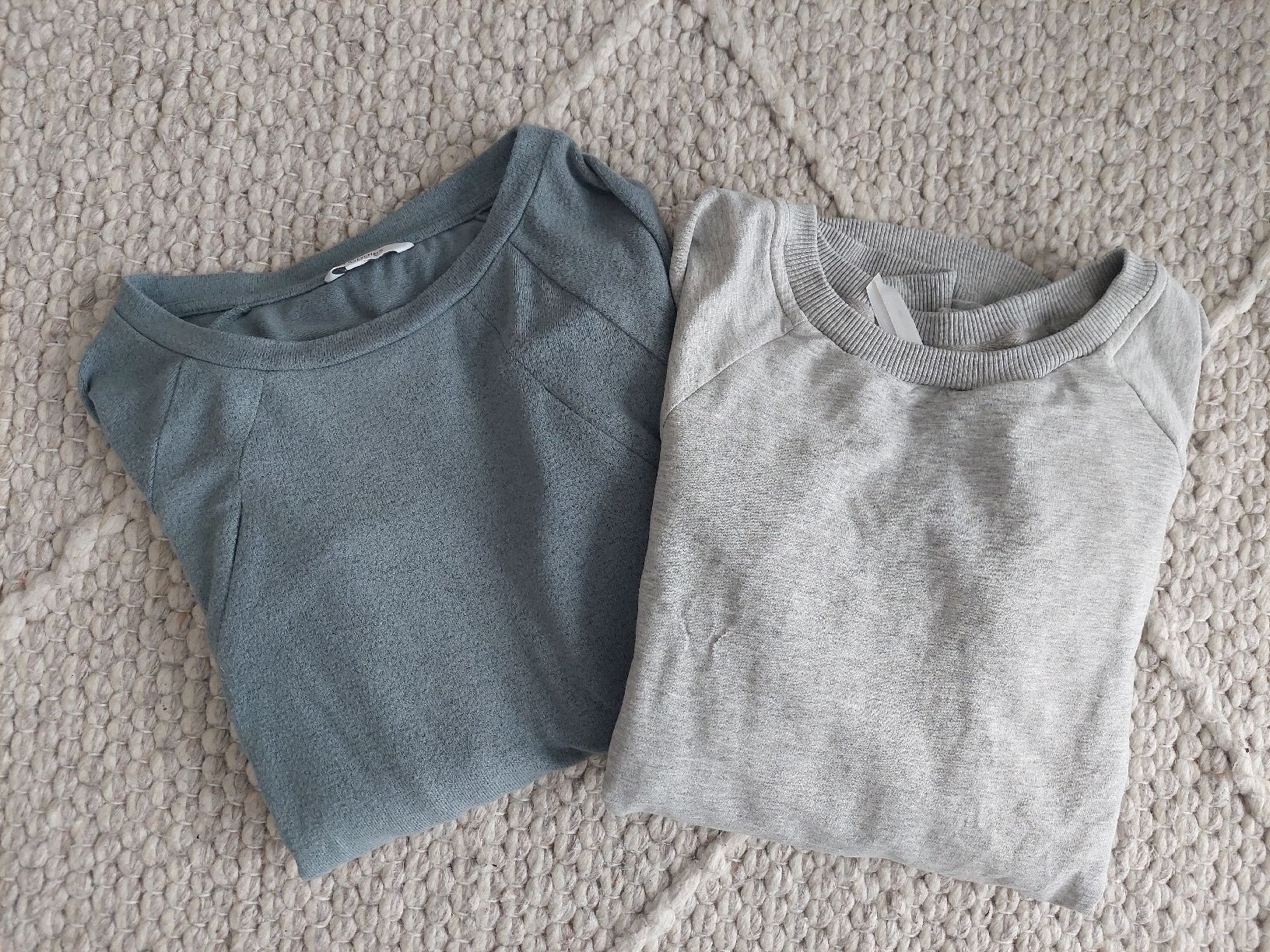 Maglioni & Felpe: Schwangerschafts / Stillpullover Set – Nuovo (secondo la descrizione) da Unterägeri venduto da del_x5dk