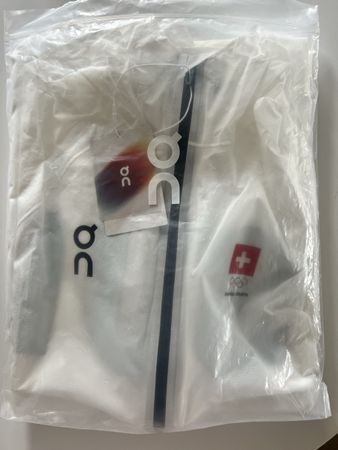 On Windjacke