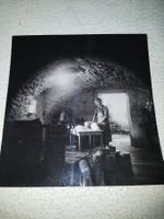 Antike Schwarz-Weiss Fotografie, Käserei