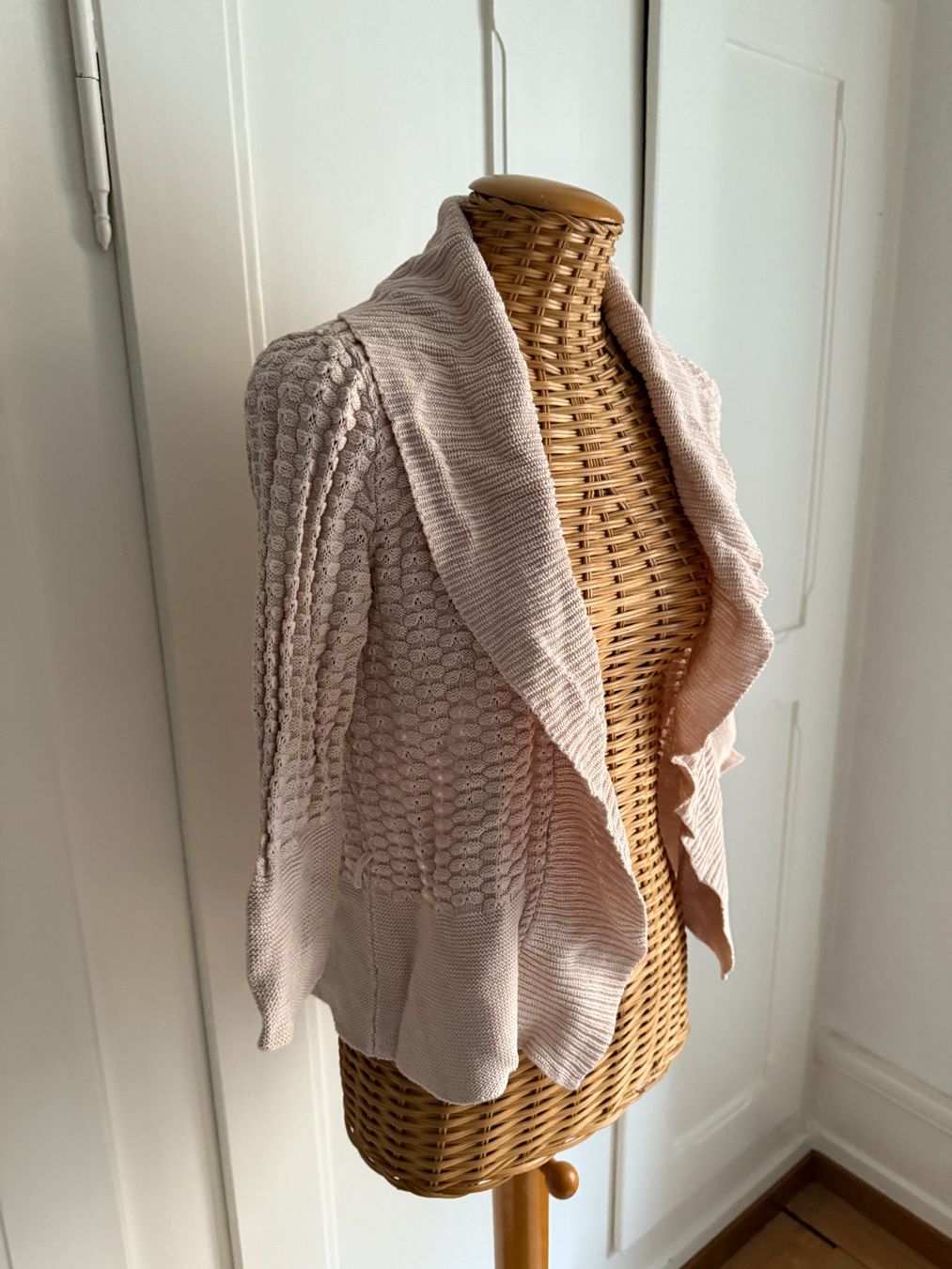 H&M Jacken: Strickjäckchen altrosa S – Gebraucht aus Zürich von Diazaio 1