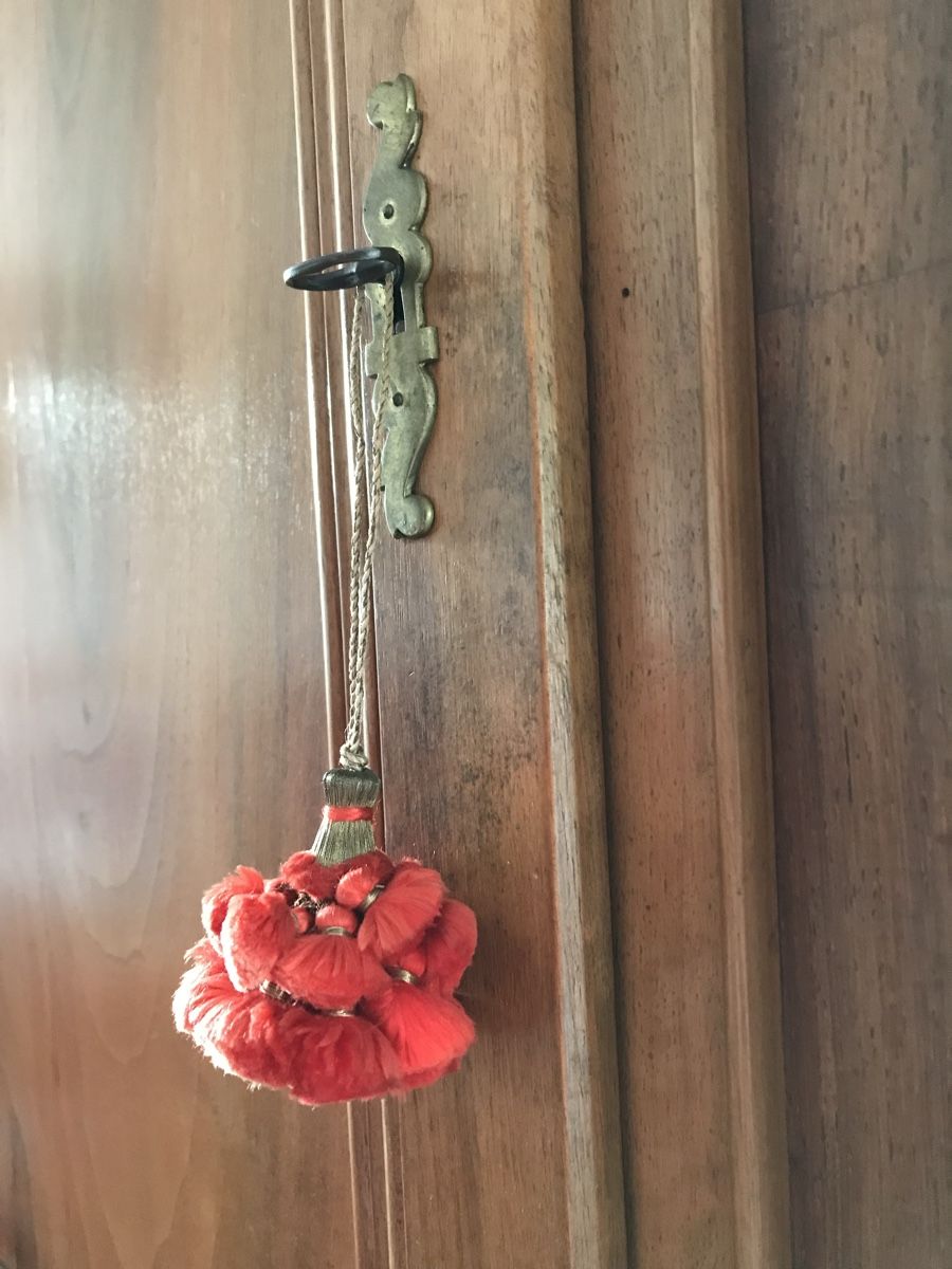 Tutte le decorazioni: Ancien pompon rouge – Usato da Villeneuve VD venduto da sim_q5hp