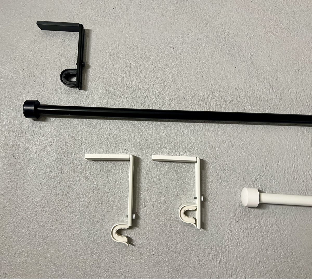 Ikea Altro per la casa: IKEA Vorhangstangen Set, Schwarz und Weiss – Usato da Wohlen AG venduto da JoeGreen_1 1