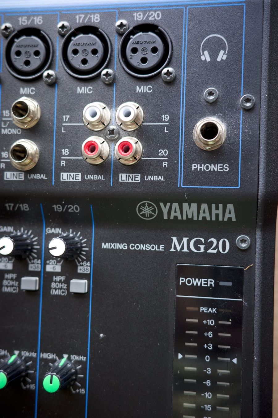 Yamaha Console di mixaggio: Studiomixer Yamaha MG20 20-Channel – Usato da Zürich venduto da mma_s8k6 2