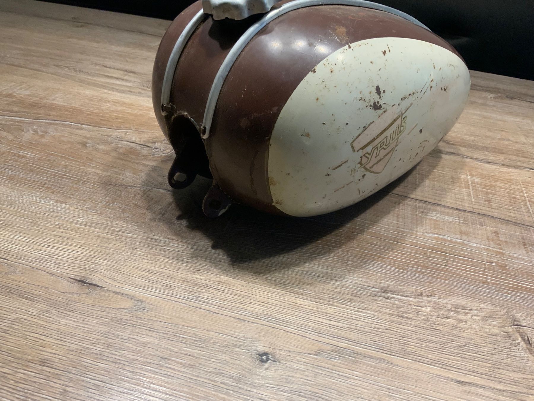 Sonstiges Fahrzeugzubehör: Originales Cyrus Tank Oldtimer – Gebraucht aus Willisau von Minali 3