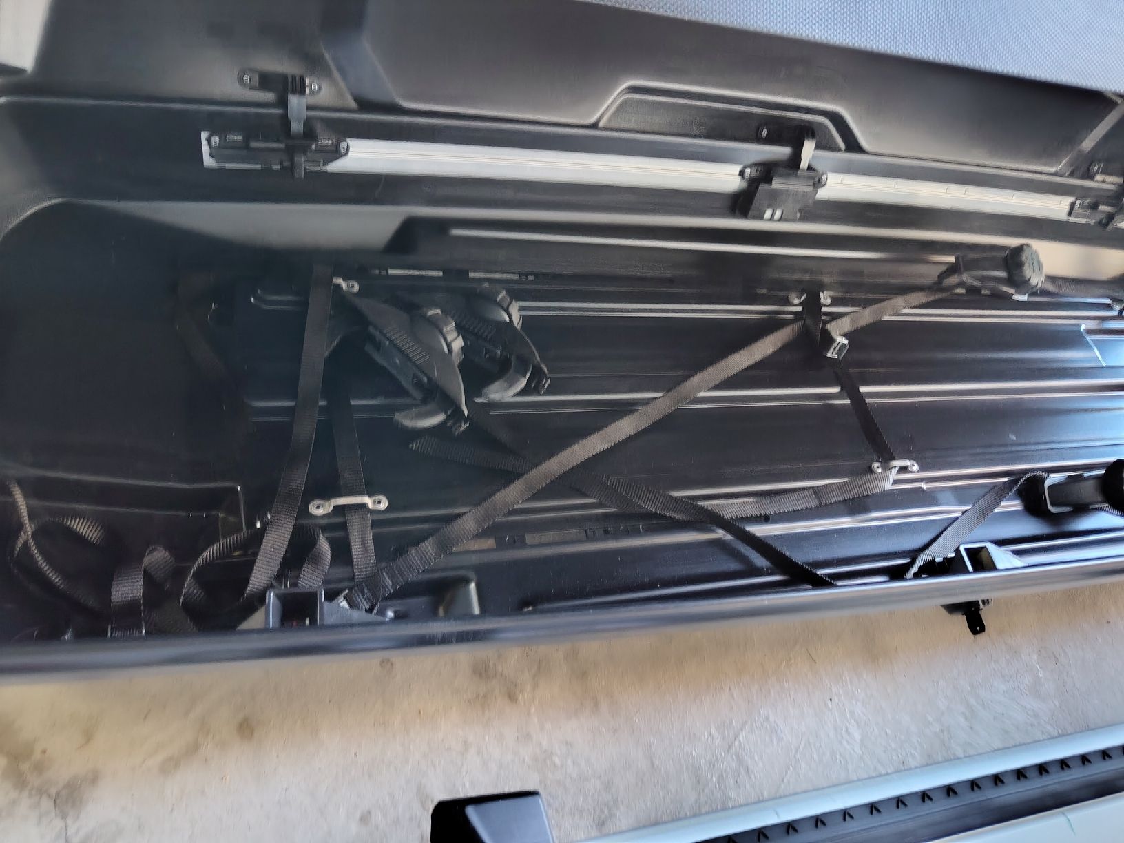 Thule Box da tetto: Thule Dachbox Force XT und Dachträger Set gebraucht – Usato da Aarau venduto da sil_2rxk 3