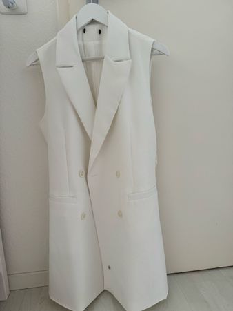 Weisse Blazerkleid