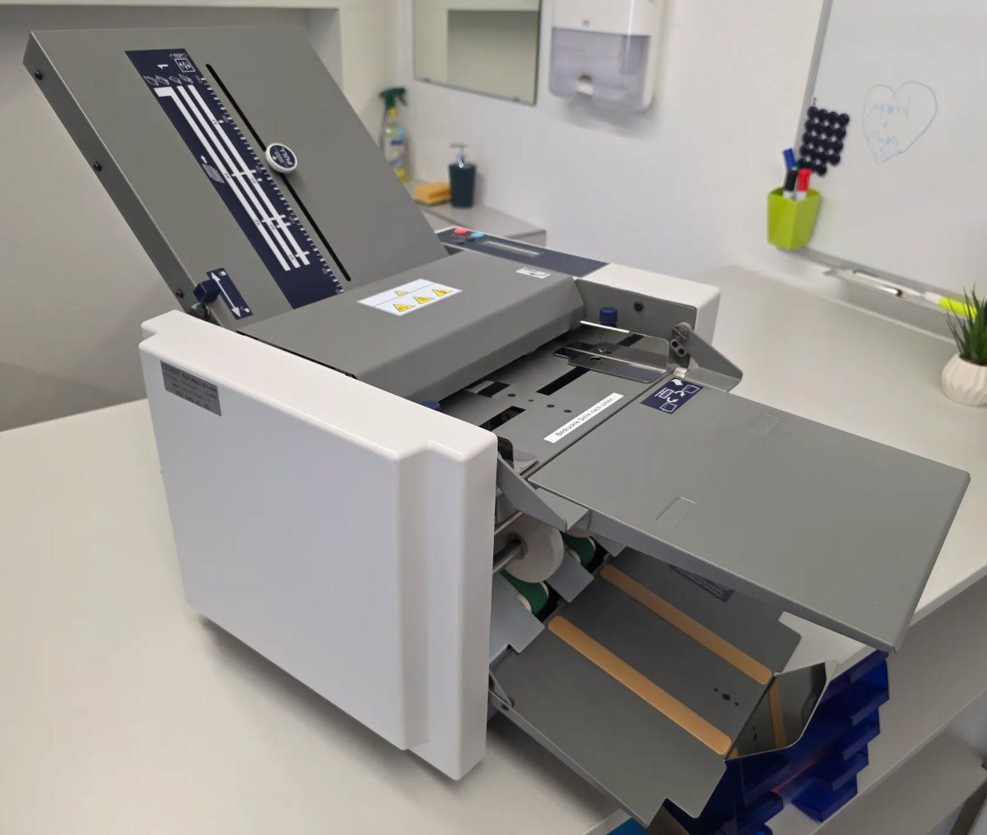 Alle Maschinen: Hefter Systemform Falzmaschine TF MEGA-S – Gebraucht aus Thal von Mclarsen