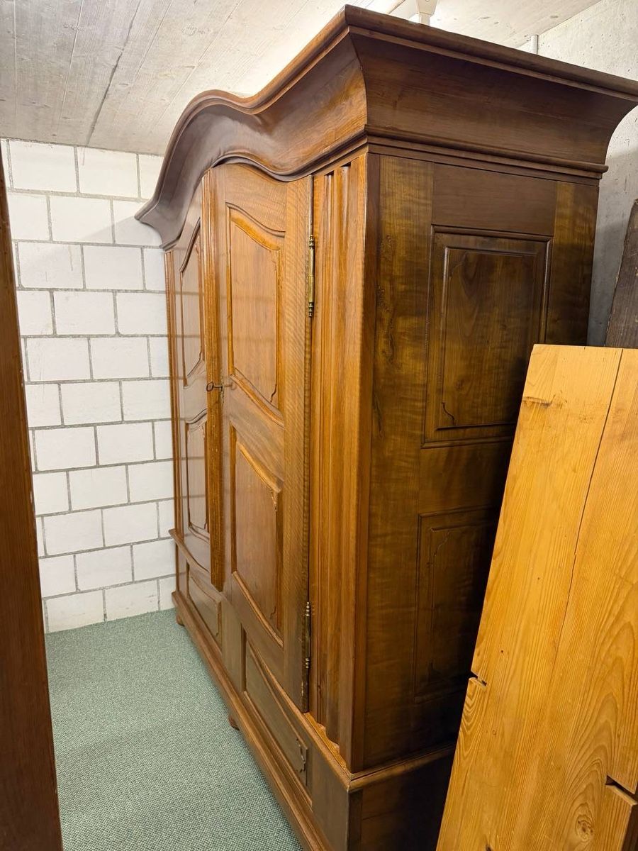 Armadi:  Antiker Schrank  (200) – Usato da Glattfelden venduto da maa_qcj8 8