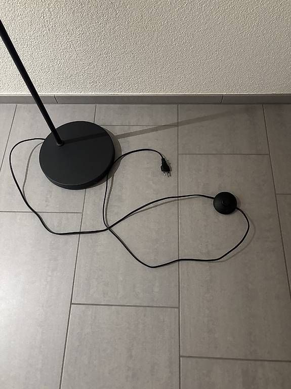 Lampen: Moderne schwarze Stehlampe – Gebraucht aus Schleinikon von vik_8v2w 4