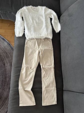 Kleiderpaket Gr. 128 Pullover und Hose neuwertig!