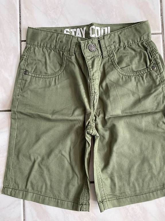 Hosen: Vend lot short taille128 – Gebraucht aus Morrens VD von gia_sfs5 1