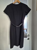 Robe neuve noire élégante avec ceinture, T.40
