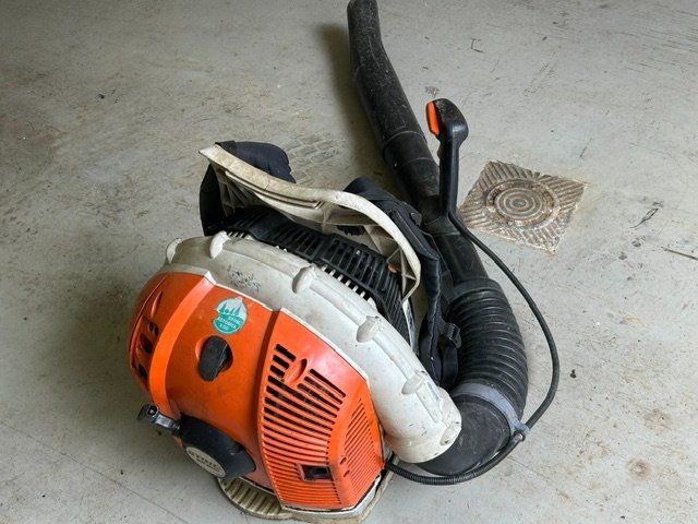 Stihl Aspirateurs & souffleurs à feuilles: Laubbläser Stihl BR 800 – Défectueux à Eggersriet par Mowag65 1