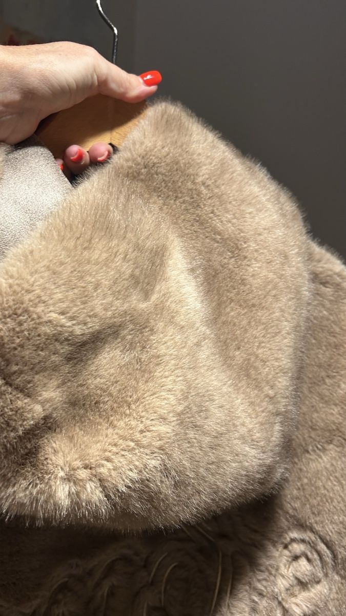 Vestes: Veste  fourrure beige – D'occasion à Arzier-Le Muids par kaczuszka 3