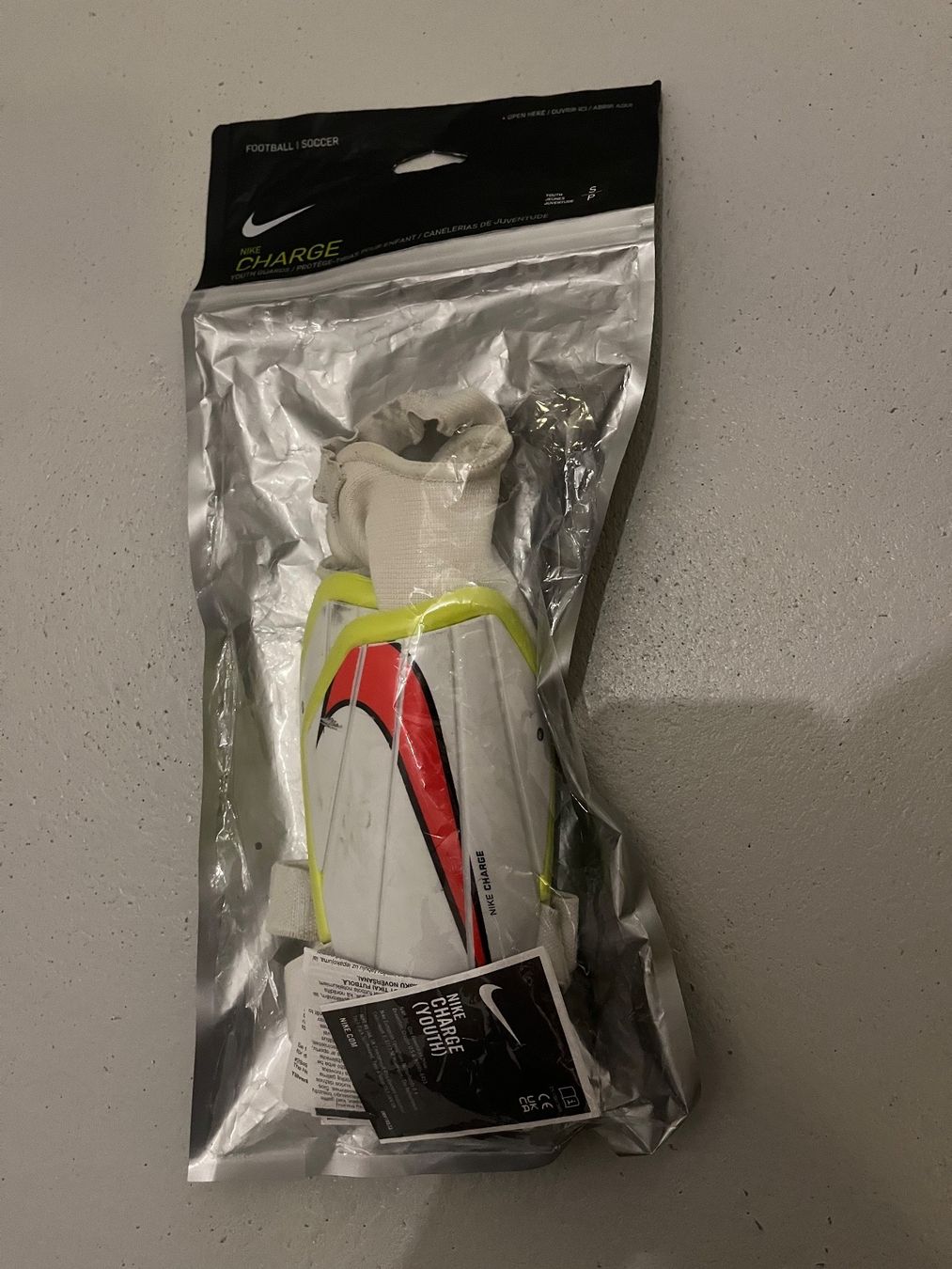 Nike Protezioni & Imbottiture: Schienbeinschoner Fussball – Usato da Pfungen venduto da nad_vt7k