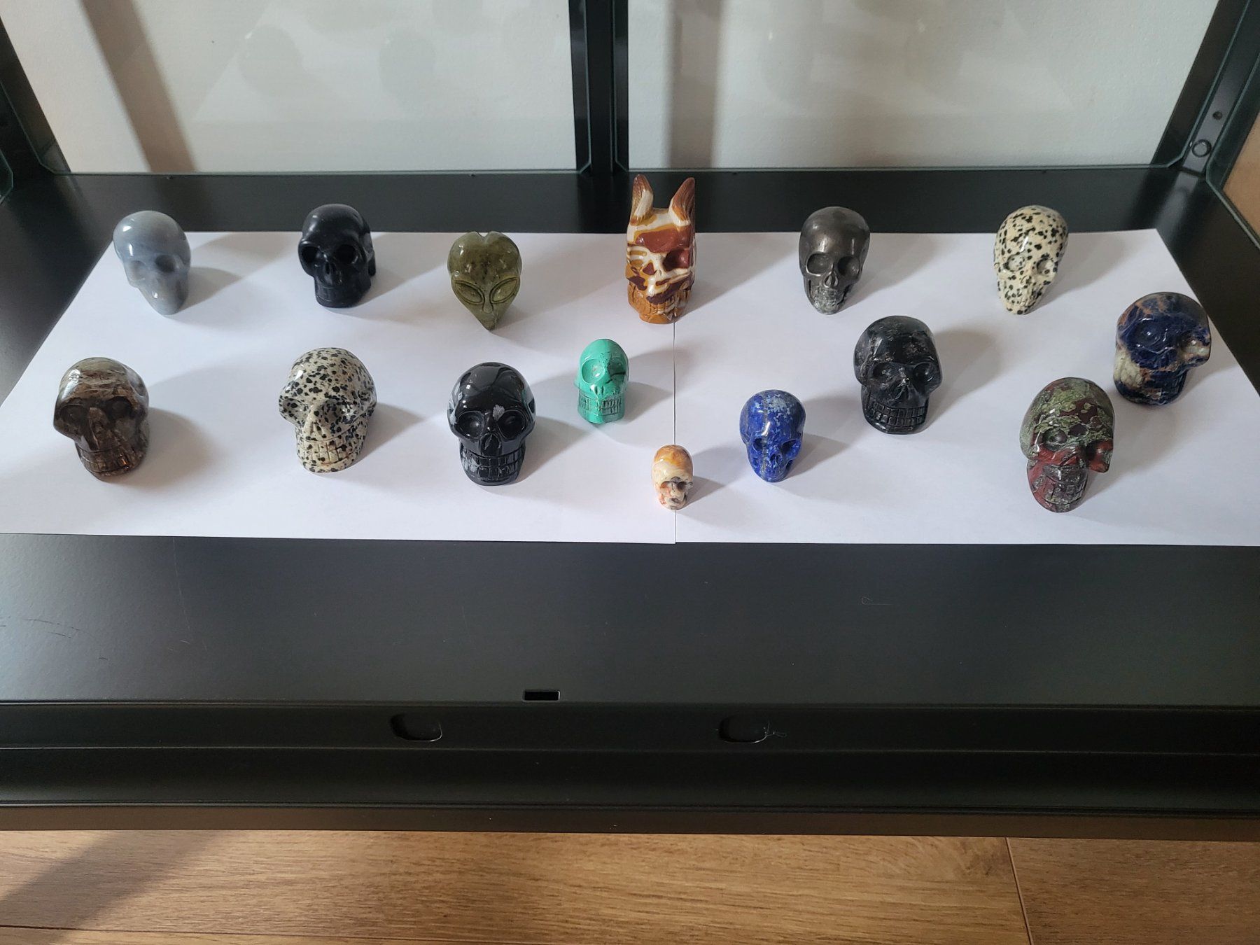 Minerali & Pietre curative: Collection de 15 Crânes en pierres diverses – Usato da Orsonnens venduto da barbitroc
