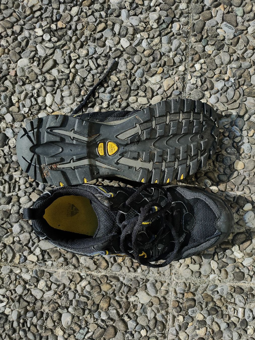 Scarpe da donna: Bequeme und robuste Nike-Wanderschuhe, Grösse 39 – Usato da Thun venduto da van_52y8 1