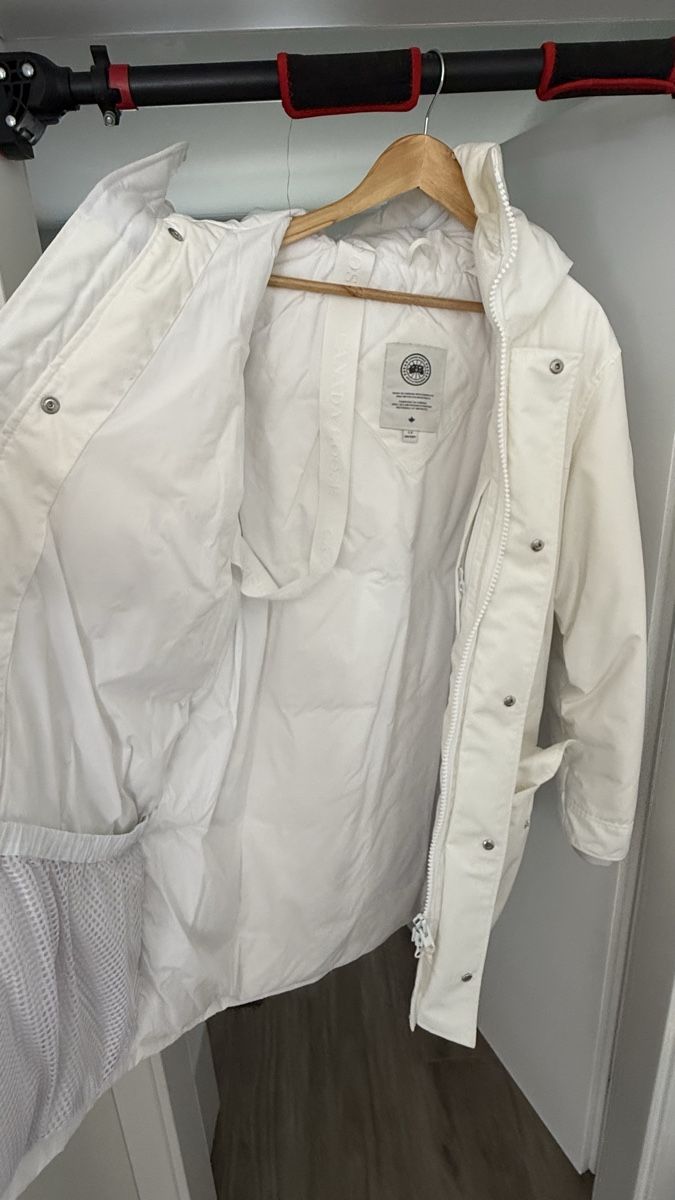 Canada Goose Cappotti: Canada Goose Daunenparka – Usato da Thalwil venduto da Deliberate_Focus 2