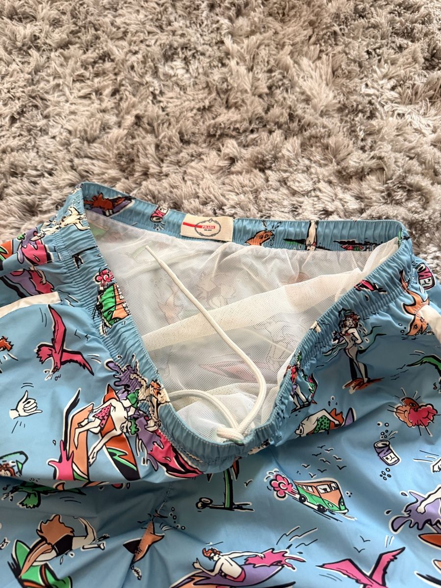 Prada Caleçons de bain: Prada Badehose Muster Surfer M hellblau  – D'occasion à Zürich par MyWardrobe 1