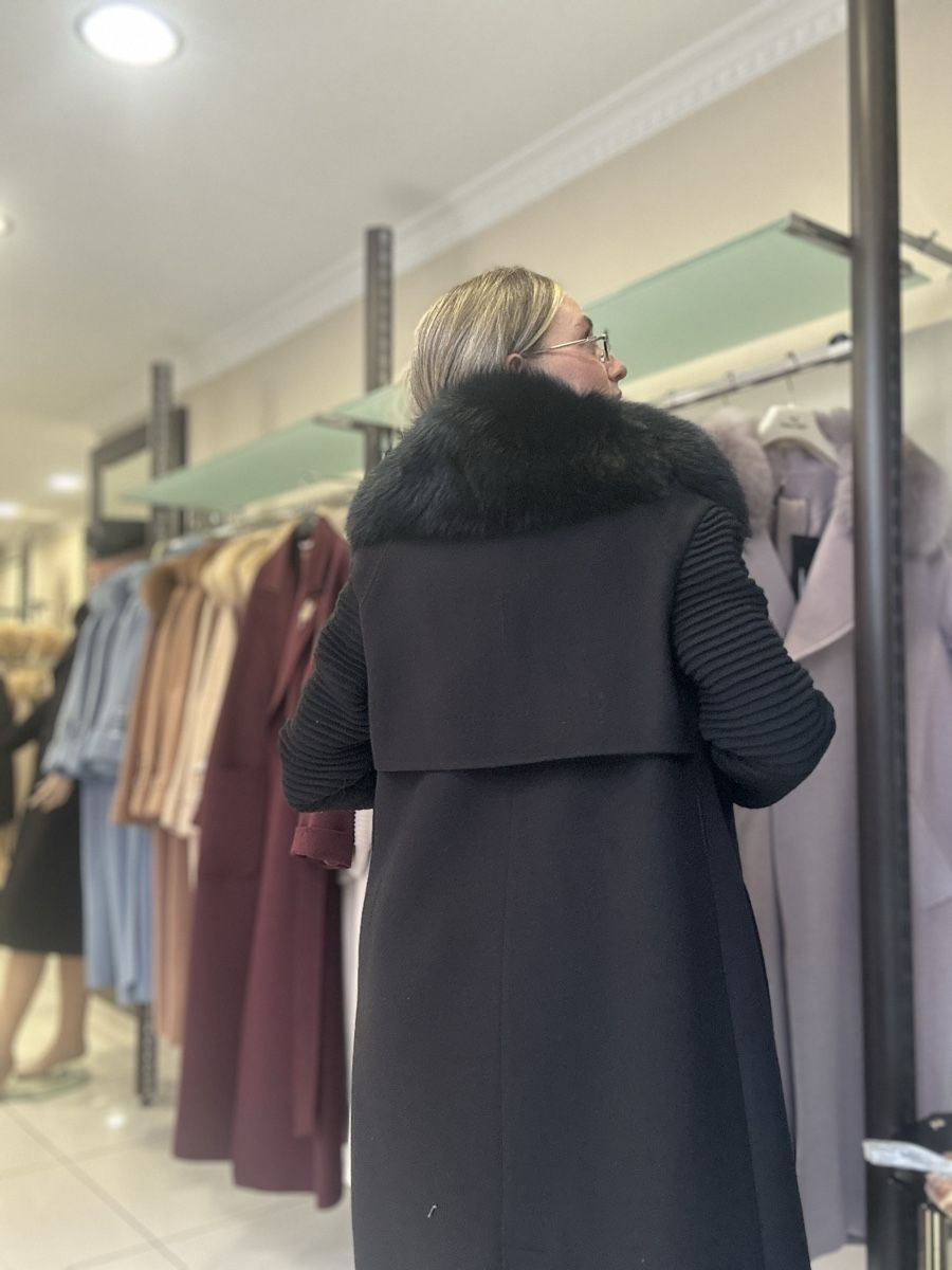Cappotti: Black Cashmere and Wool Coat – Nuovo (secondo la descrizione) da Horgen venduto da Elizhadz 2