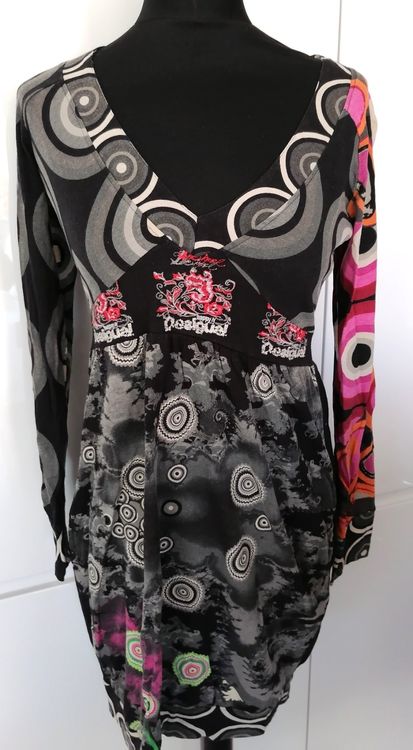 sous pull,tunique Desigual taille XS ou 34