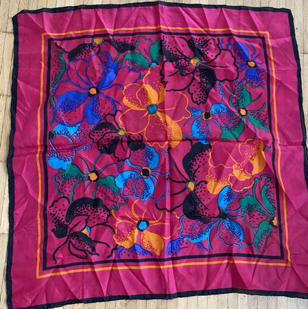 Seiden Foulard 🌸