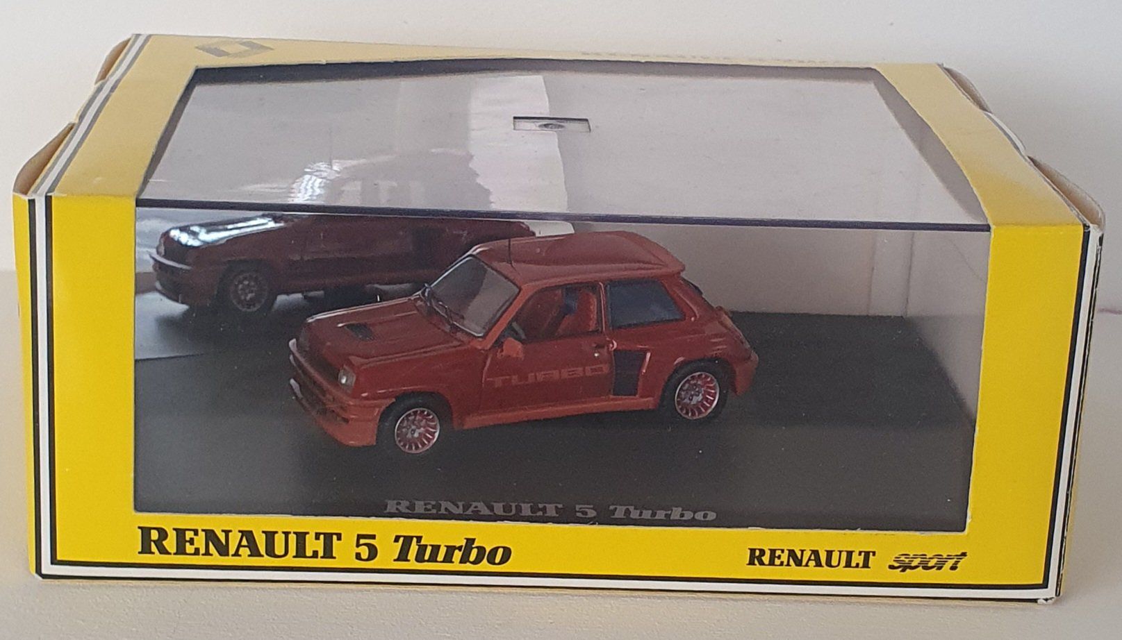 Renault Voitures modèles: Renault 5 Turbo 1/43 Universal Hobbies – D'occasion à St-Barthélemy VD par titeuf5 7