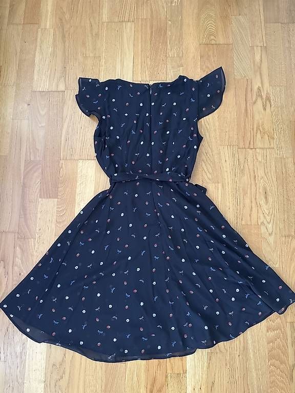 Kleider: Sommerkleid - Grösse UK 8 / EU 36 – Gebraucht aus Sursee von nl9_tj59 1
