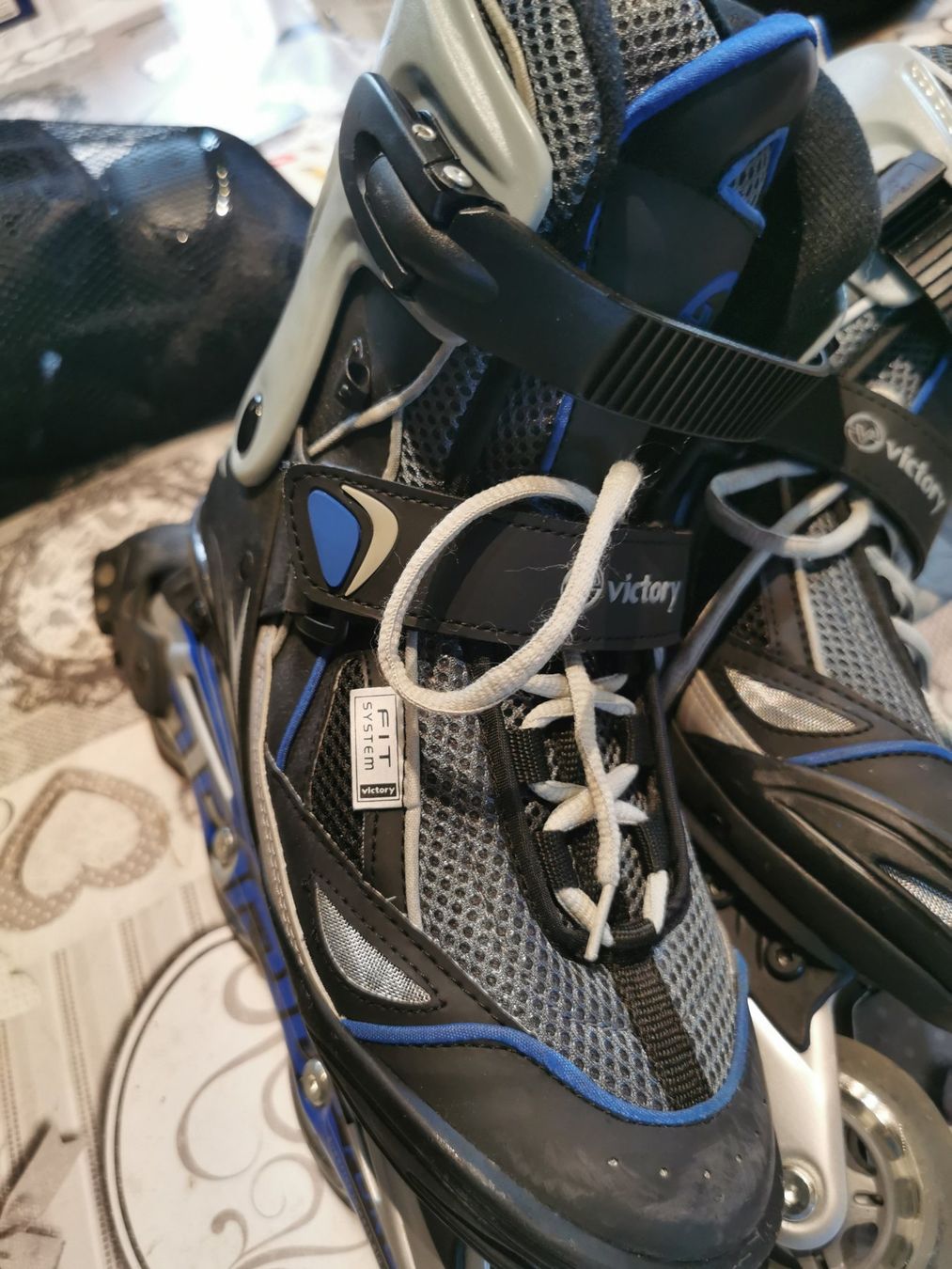 Inline-Skating & Rollschuhe: Rollers pointure 42 – Gebraucht aus Bévilard von Bender 2