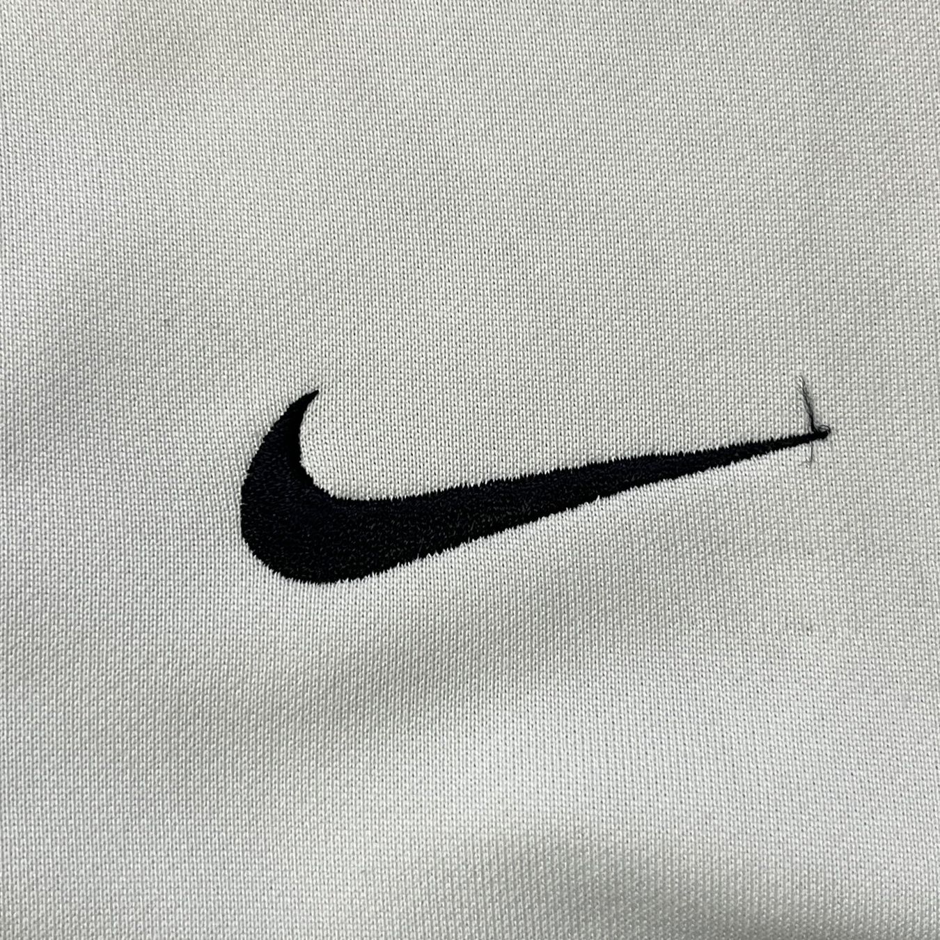 Nike Jacken: Vintage Nike Zipped Jacket (M) – Gebraucht aus Chamoson von Sapoloshop 1