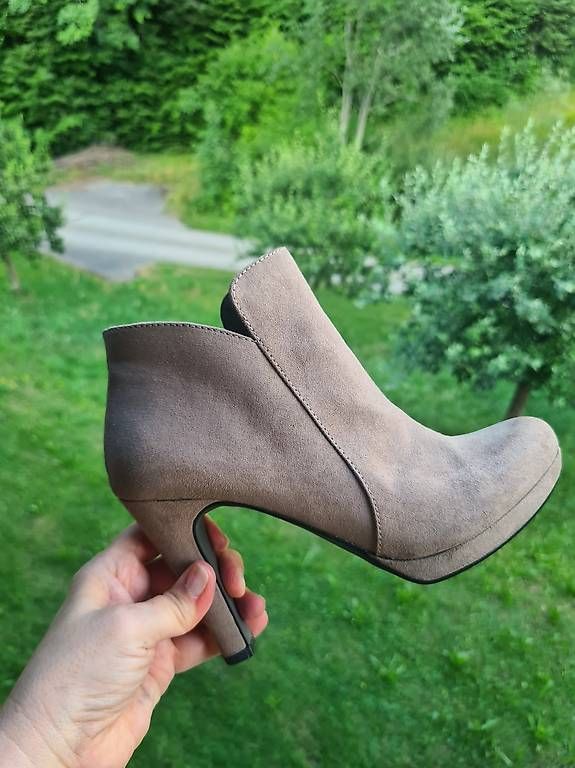 Tamaris Scarpe da donna: Tamaris- High Heel Stiefelette – Nuovo (secondo la descrizione) da Heimisbach venduto da Rotflengel 1