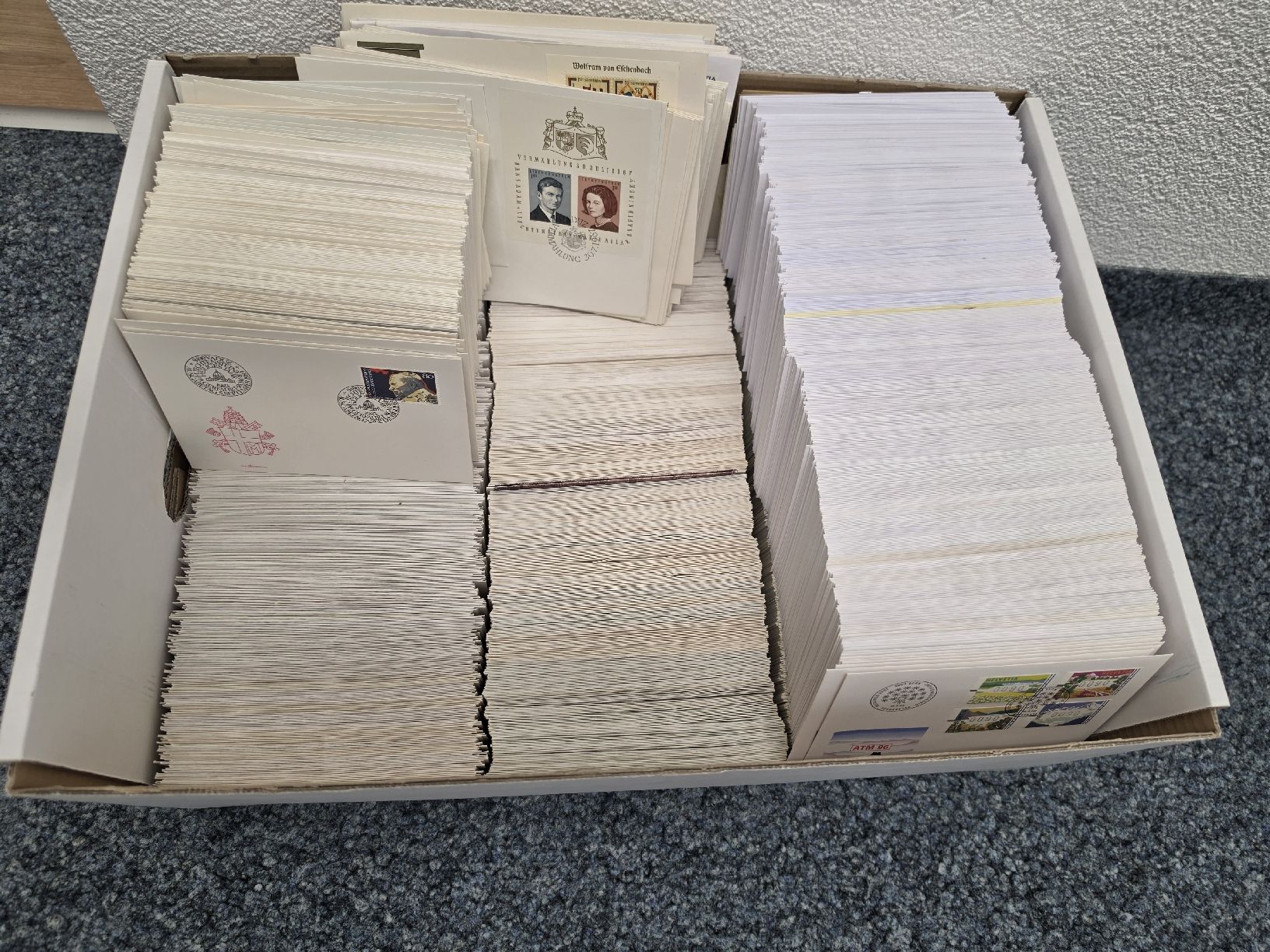 Tutti i francobolli: Grosse Sammlung Ersttagsbriefe FDC im Karton sortiert – Usato da Herisau venduto da Antiques.AR
