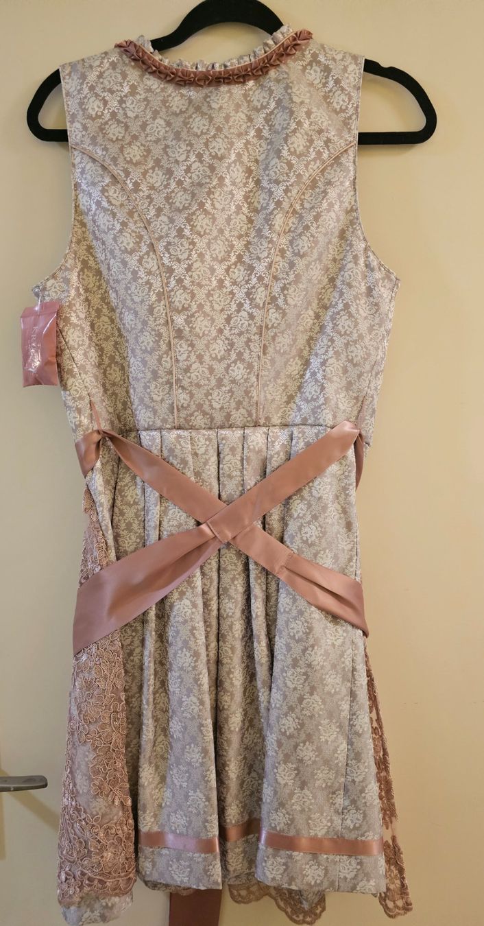 Krüger Kleider: Dirndl – Neu und originalverpackt aus Münchenstein von Barbi73 1