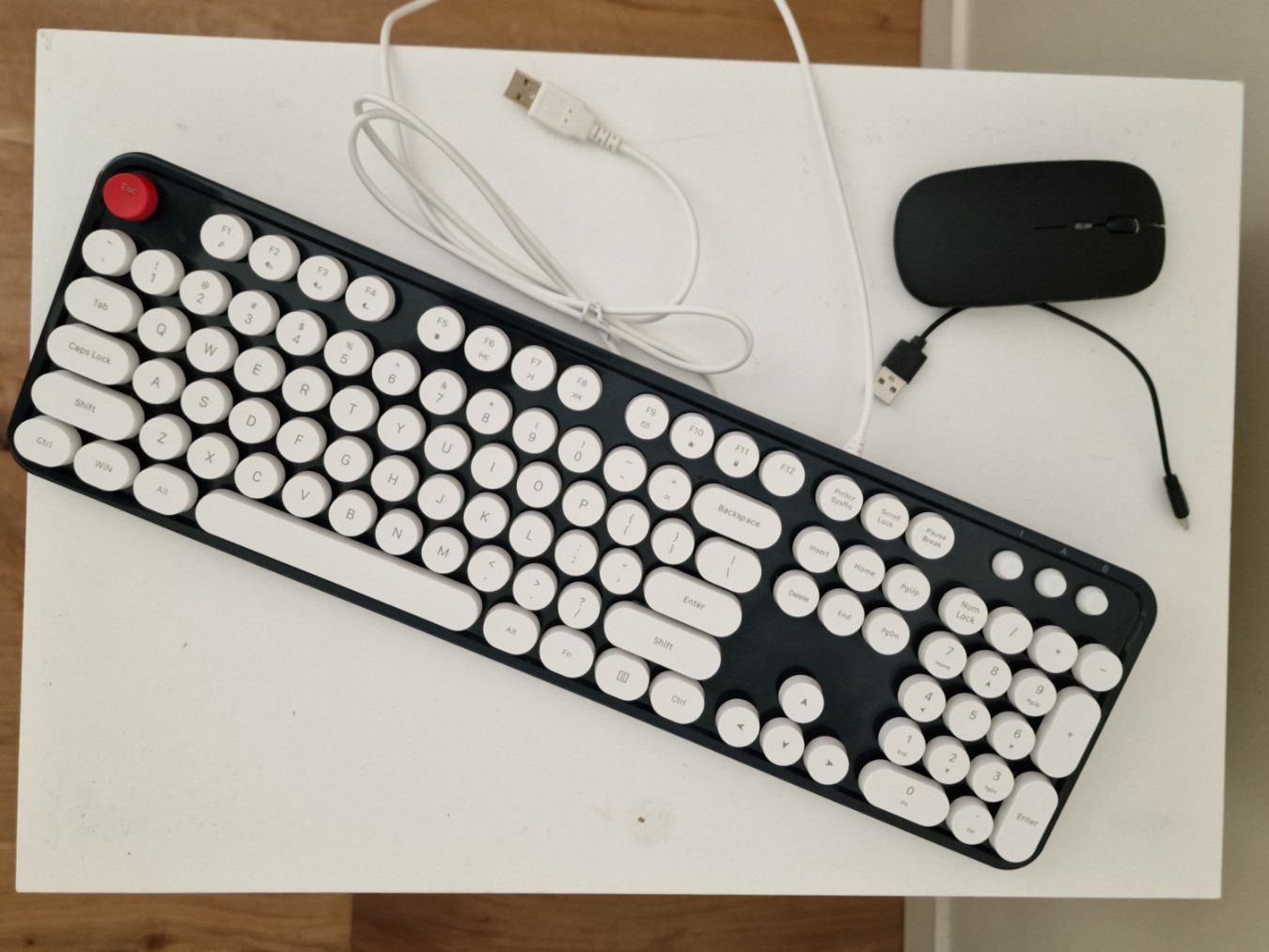 Tastaturen: Retro Style Wired Keyboard + Bluetooth Mouse – Gebraucht aus Embrach von dkanike