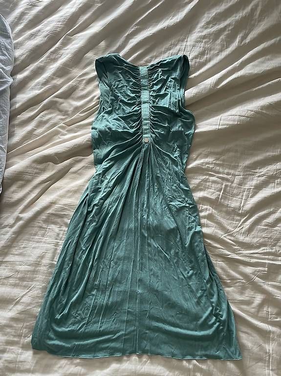 Vestiti: Robe verte été – Usato da Pully venduto da aleksandraheld 2