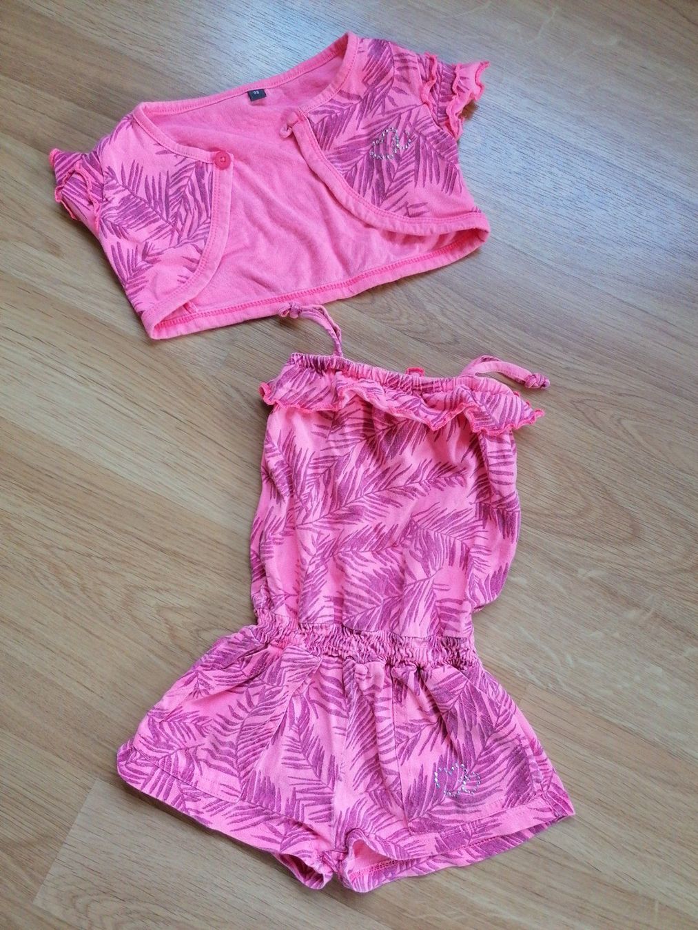 Tute: Jumpsuit mit Bolero Gr 98 – Usato da Büttikon AG venduto da Amineah