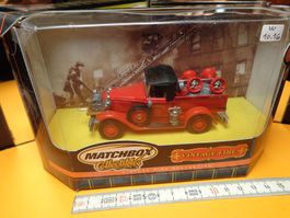 Ford  Feuerwehr  1:43 (mit Box) Matchbox    (W10.16)