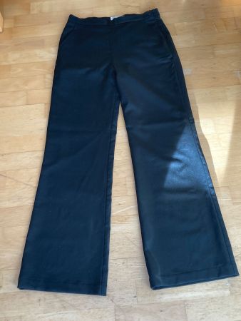 Bequeme, schwarze Woll Stoffhose von Bric-A-Brac, Grösse S/M