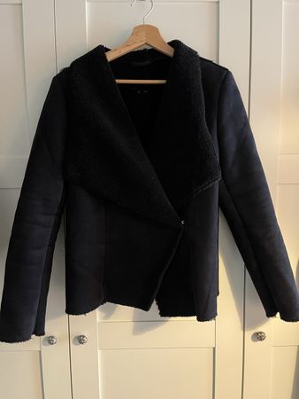 Damen Jacke schwarz mit Teddyfell Futter guter Zustand