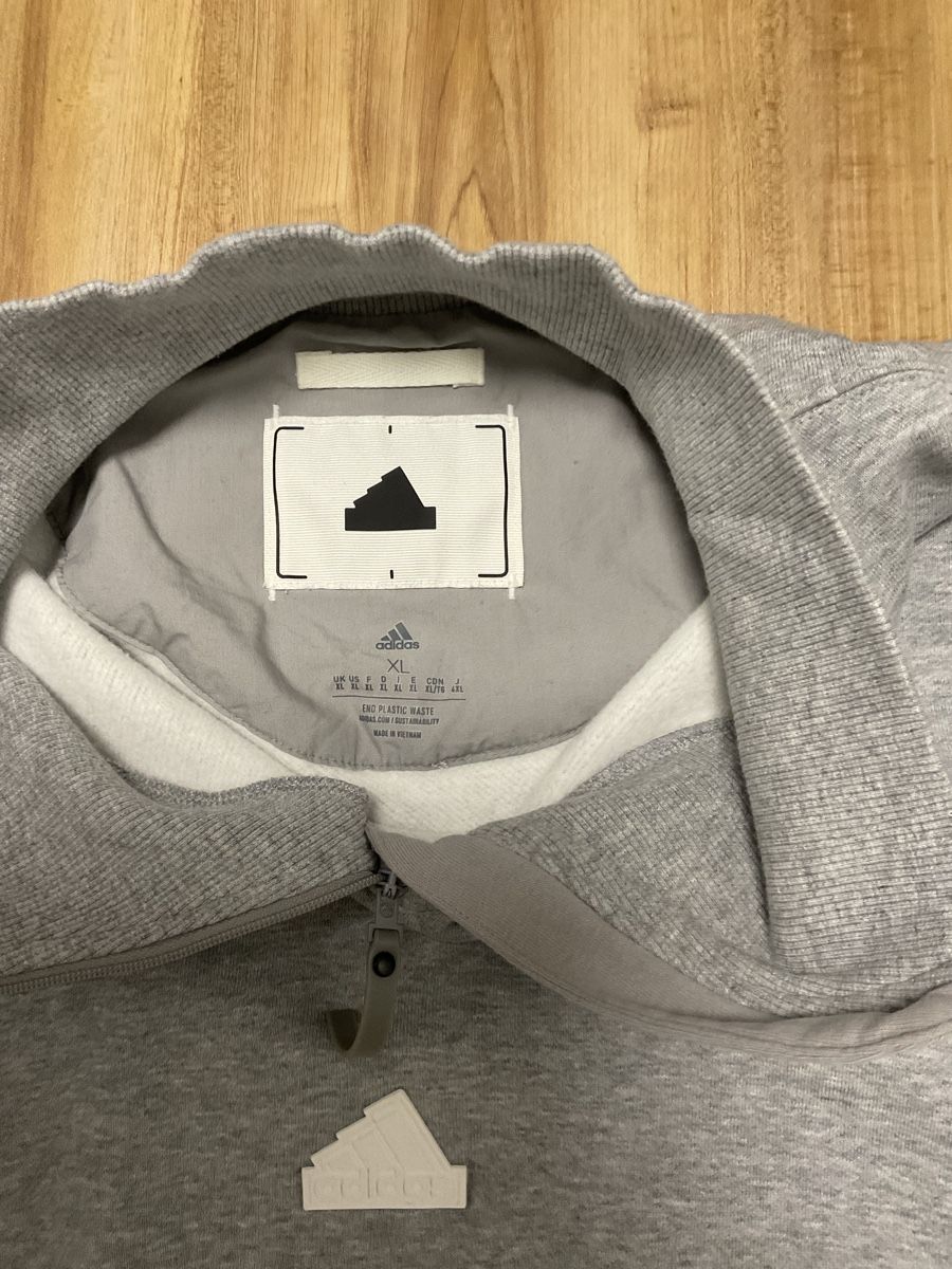 Adidas Maglioni & Felpe: Pullover Adidas grau Grösse XL  – Usato da Rorschach venduto da daj_9gxt 1