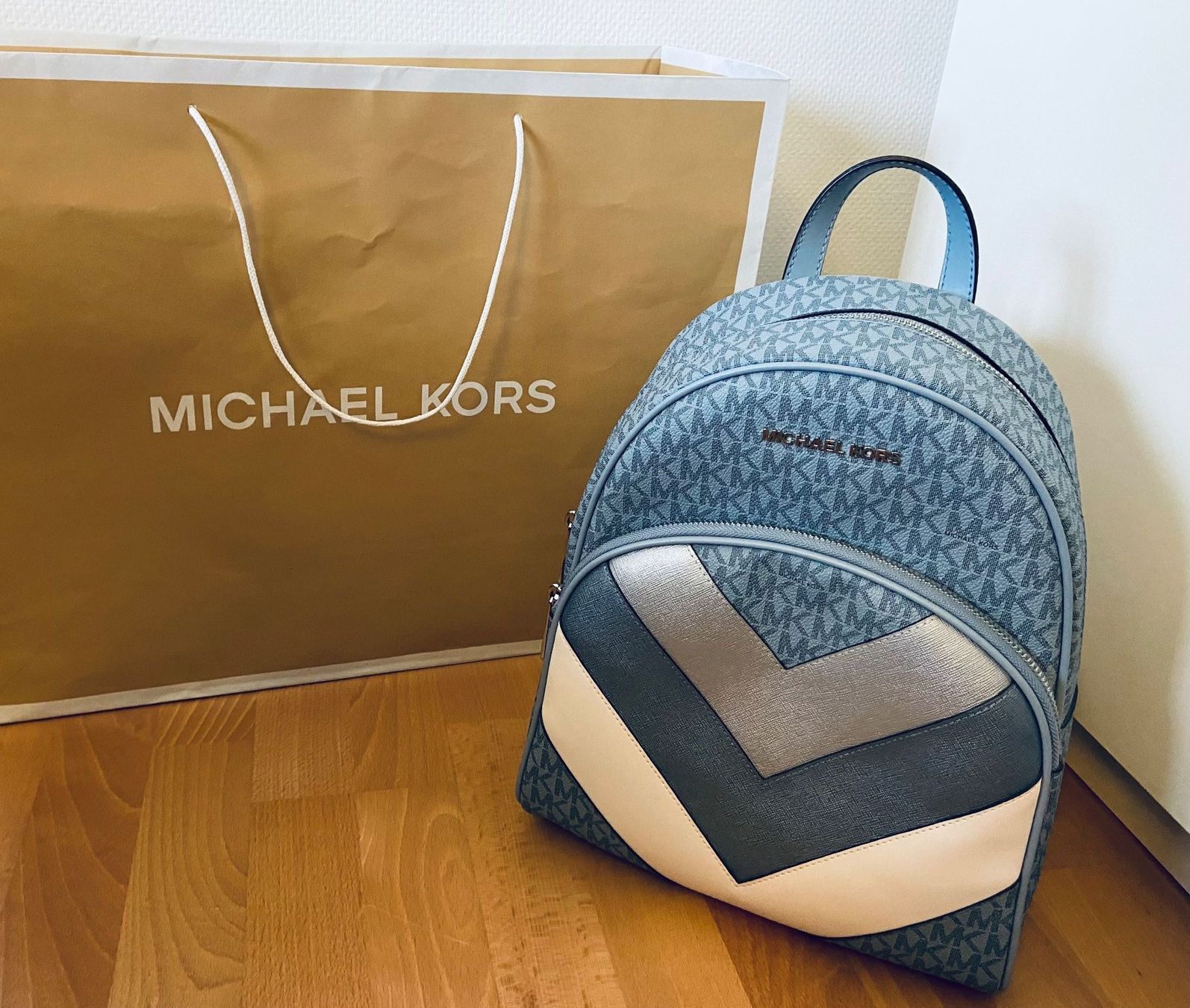 Michael Kors Zaini: Michael Kors Rucksack NEU! – Nuovo (secondo la descrizione) da Horn venduto da Renet009 1
