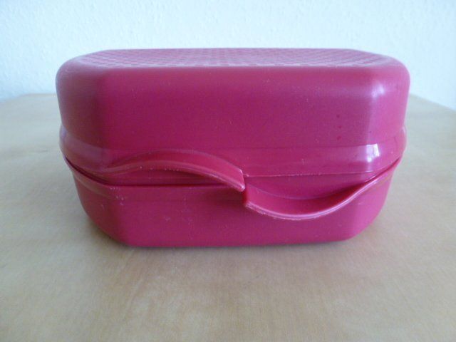 Tupperware Contenitori & Simili: Znüni-Böxli von Tupperwarre – Usato da Luzern venduto da Ankerli