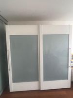 Schwebetürenschrank weiss Glasfronten Lamellen Breite 200cm 