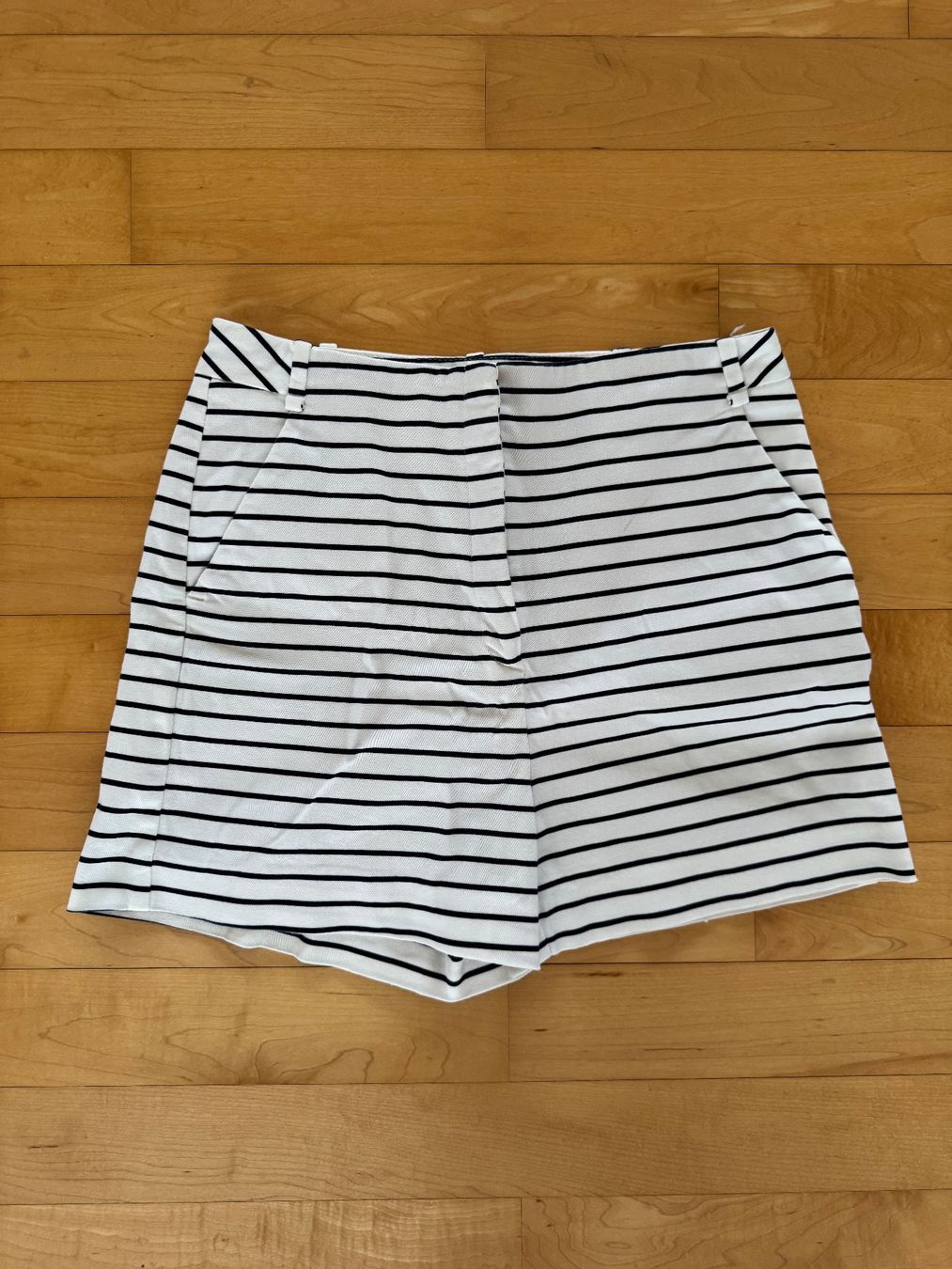 Zara Pantaloni: Sommerliche, gestreifte Shorts, Zara – Usato da Urdorf venduto da roses202
