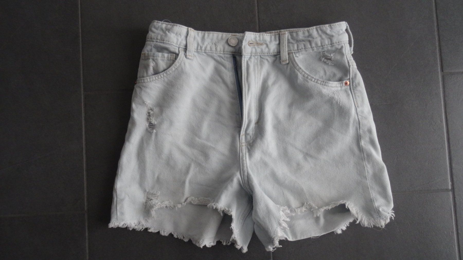 H&M Pantaloni: H&M Kinderjeans, Shorts, hellblau, Gr. 158 – Usato da Beinwil am See venduto da den_p9db