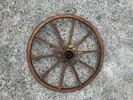 Wagenrad von Leiterwagen Antik