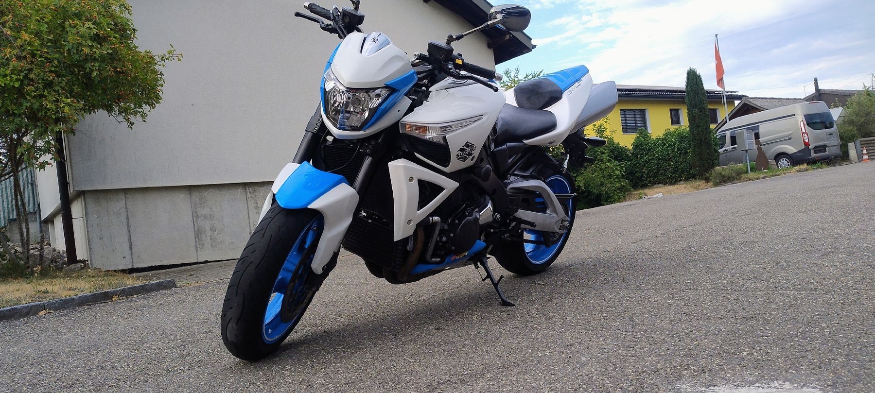 Suzuki Strada: SUZUKI B-King 1340 – Usato da Safenwil venduto da ppetrov