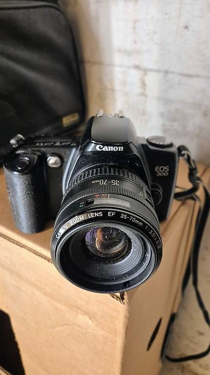 Canon Fotocamera: Canon EOS 500 avec 2 objectifs. Prix à discuter. – Usato da La Chaux-de-Fonds venduto da danydeneuch 1